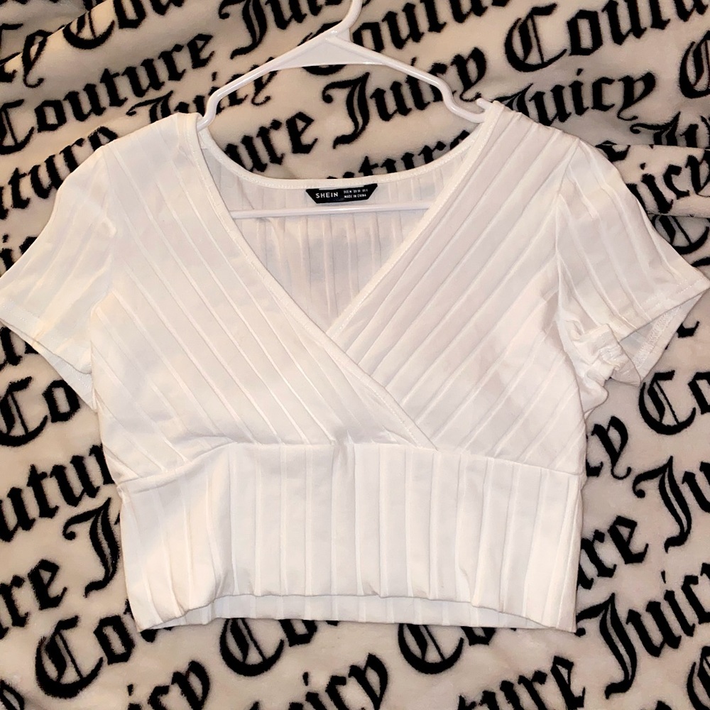 Cute white top